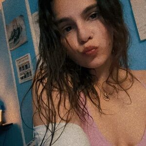 Meet your Posher, Demi